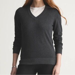 Quince Lightweight Cotton Cashmere V-Neck Sweater in Heather Charcoal